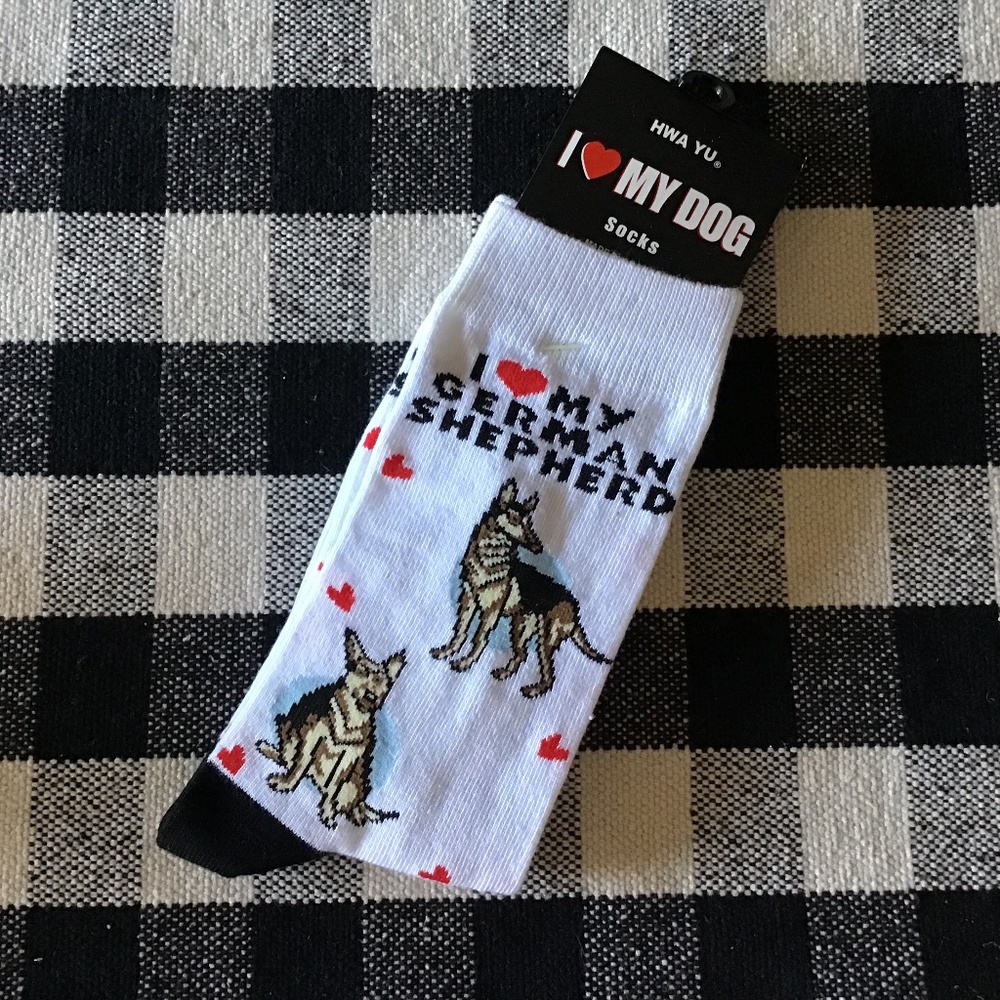 NWT HWA YU Women I ❤️ My GERMAN SHEPHERD Dog Crew Socks Size 9-11
